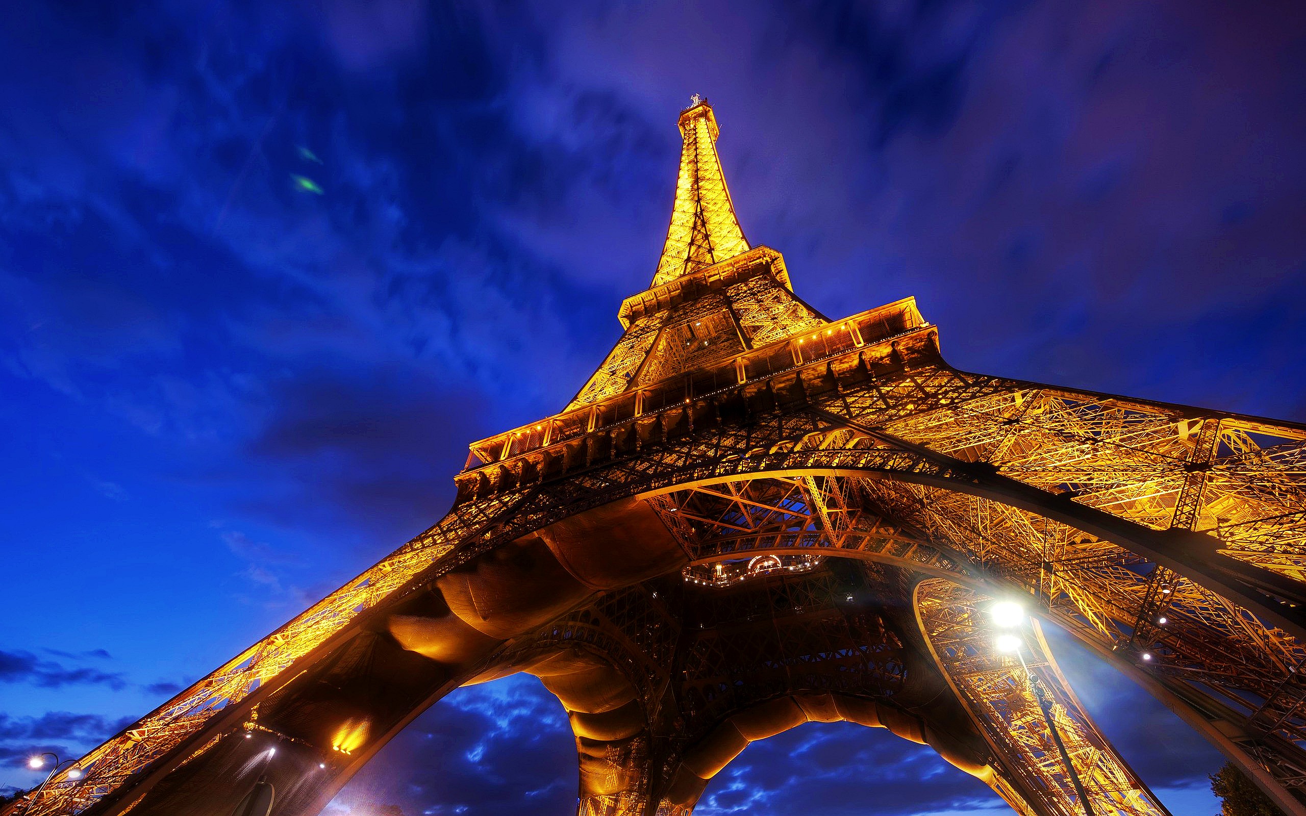 Eiffel-Tower-Paris-France-Europe « jennygreen.net