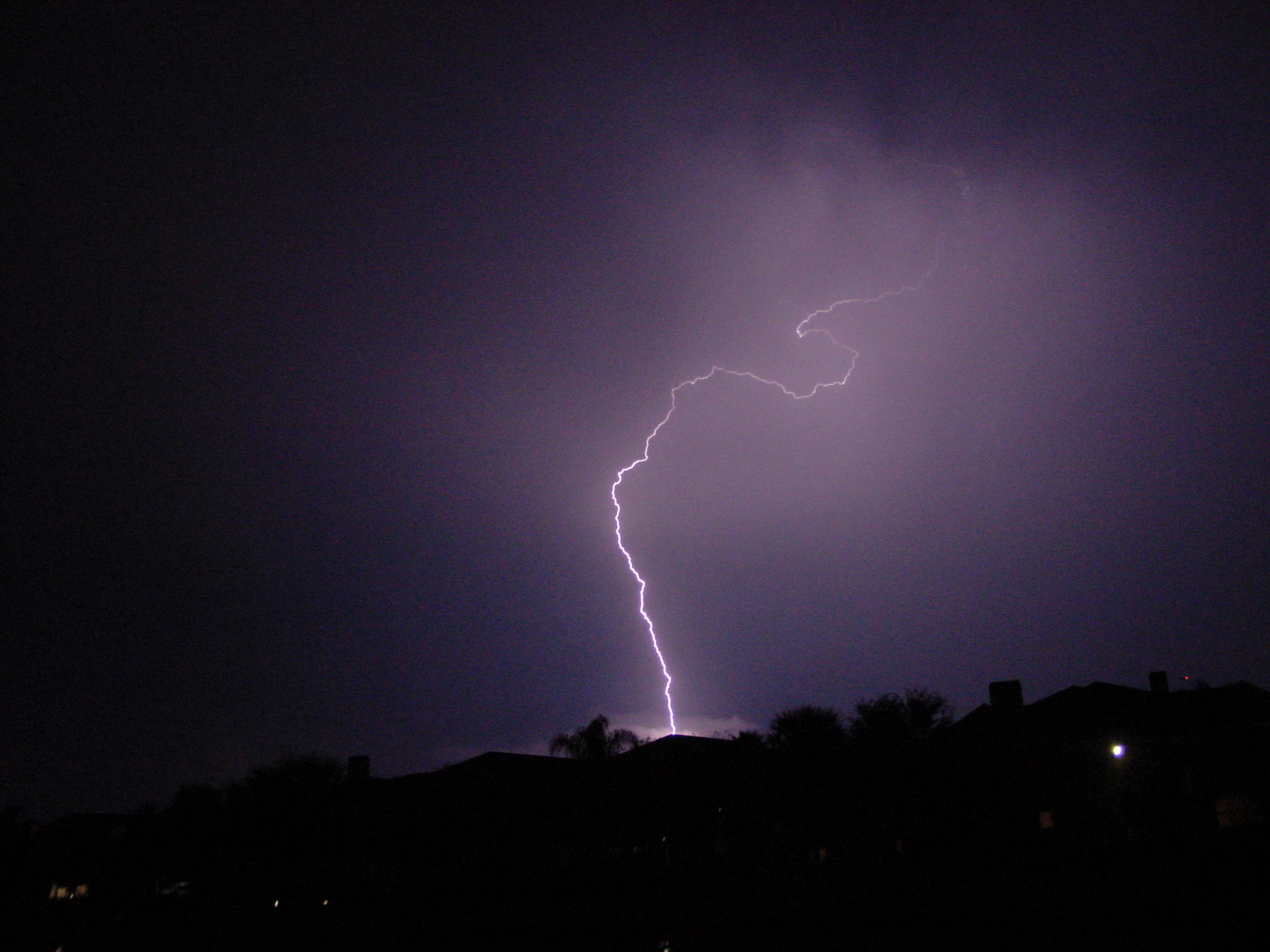 File:Lightning strike in Tampa Florida.jpg - Wikimedia Commons