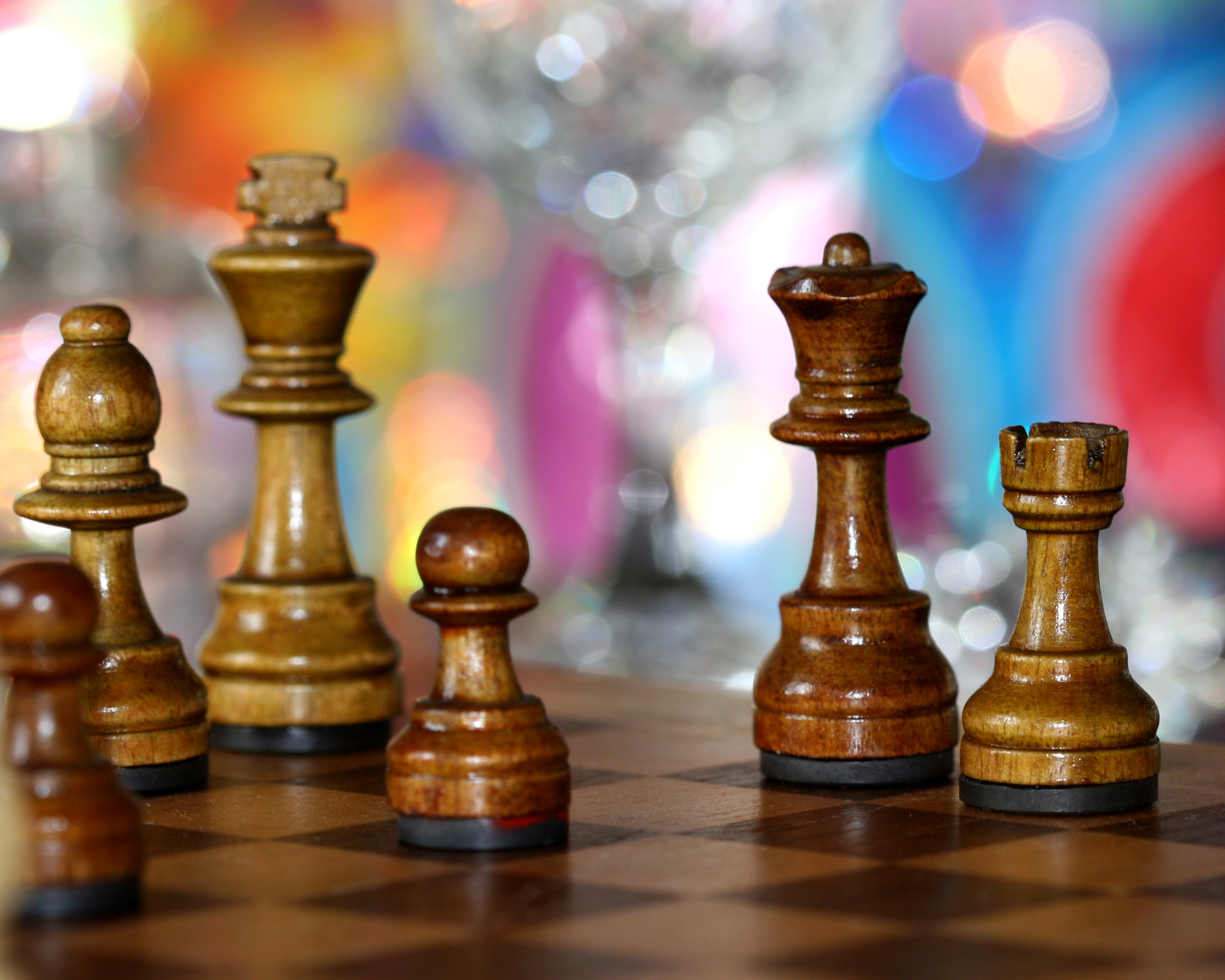File:Chess pieces bokeh.jpg - Wikimedia Commons