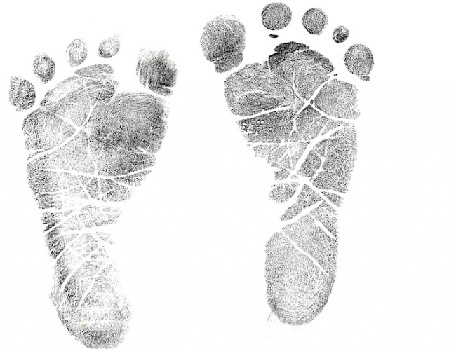 GIFT IDEAS FOR BABIES: BABY HAND AND FOOT PRINTS