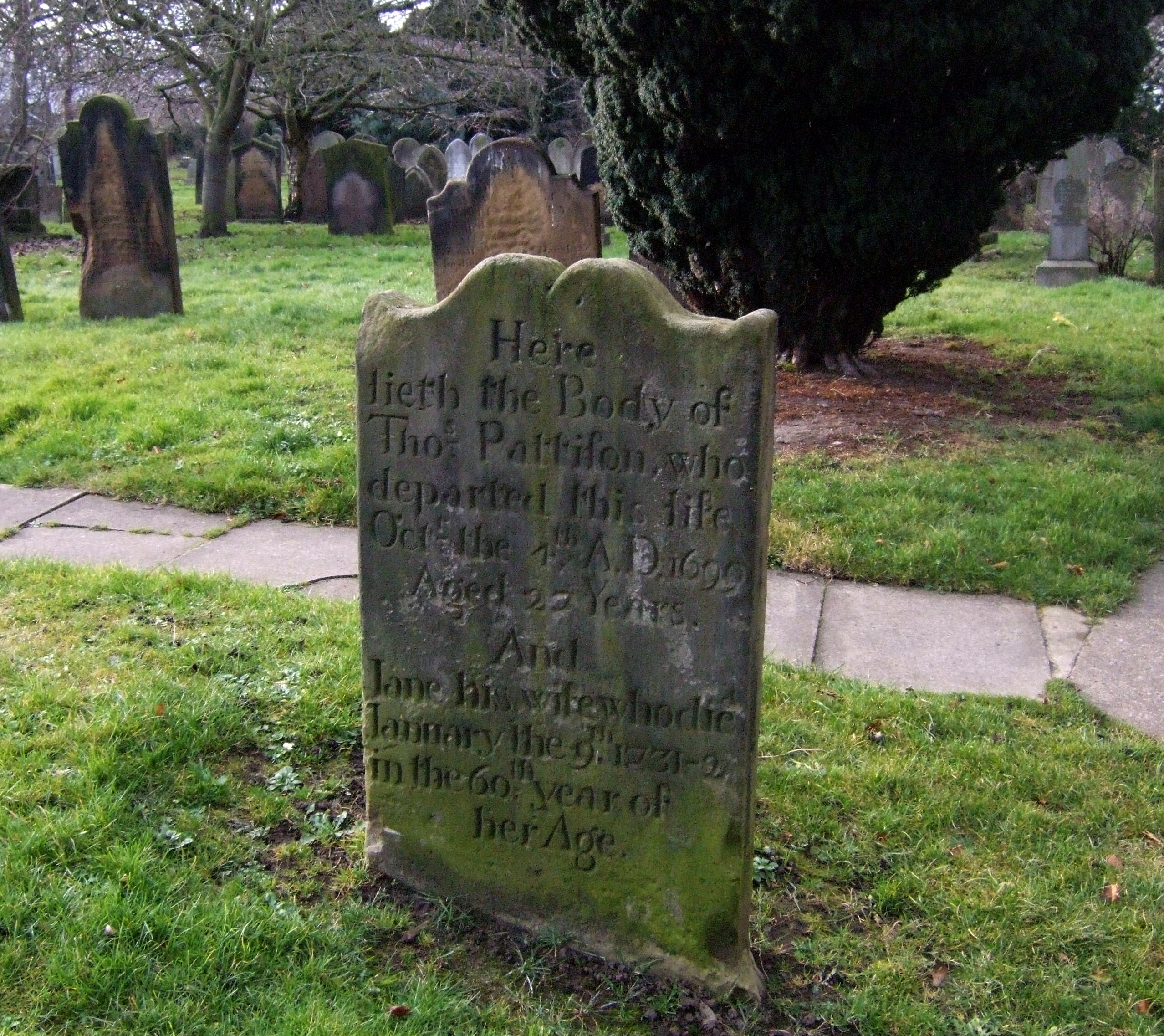 File:17th Century gravestone.jpg - Wikimedia Commons