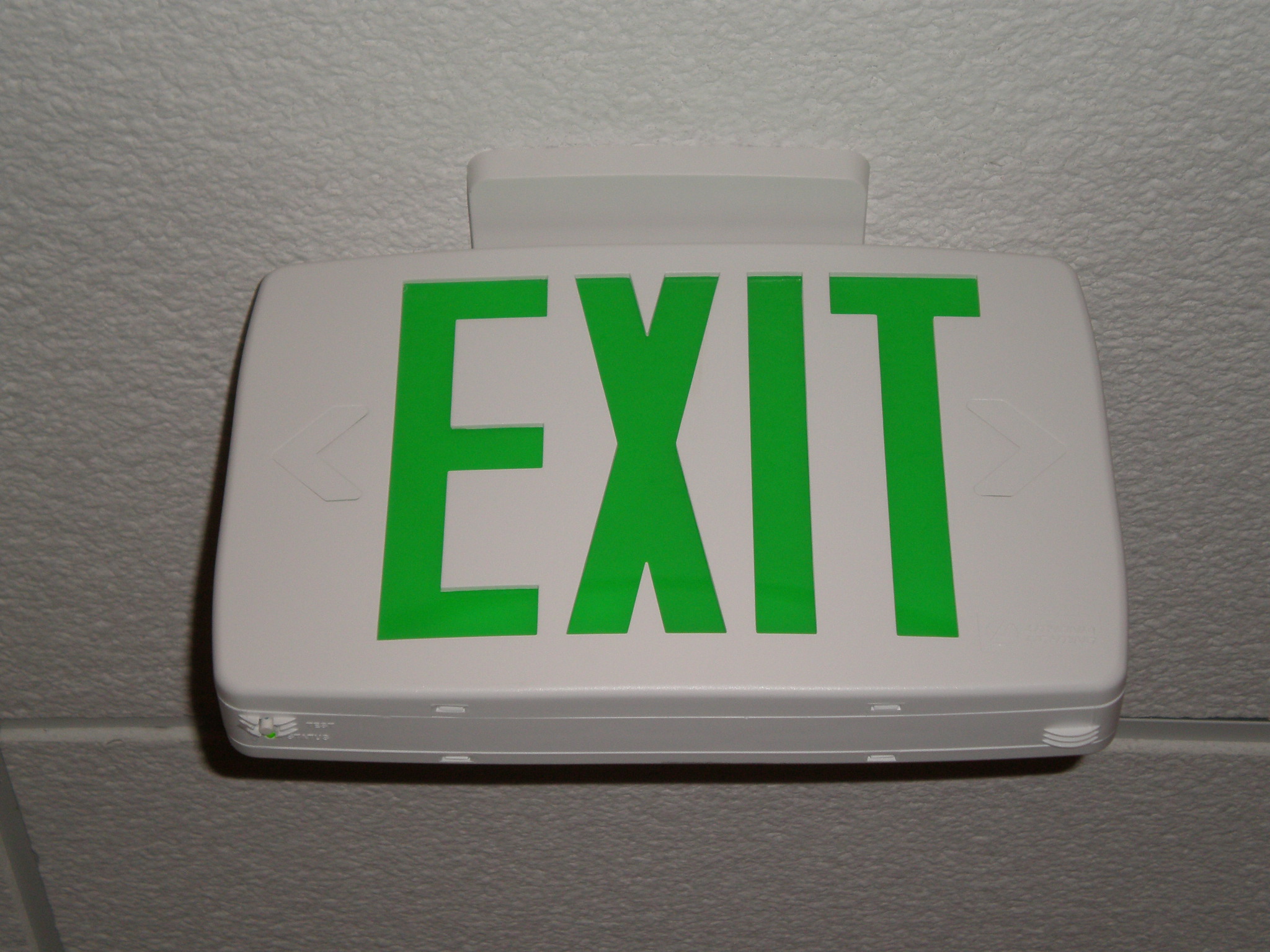File:Plastic exit sign no directional arrows on.JPG - Wikimedia ...