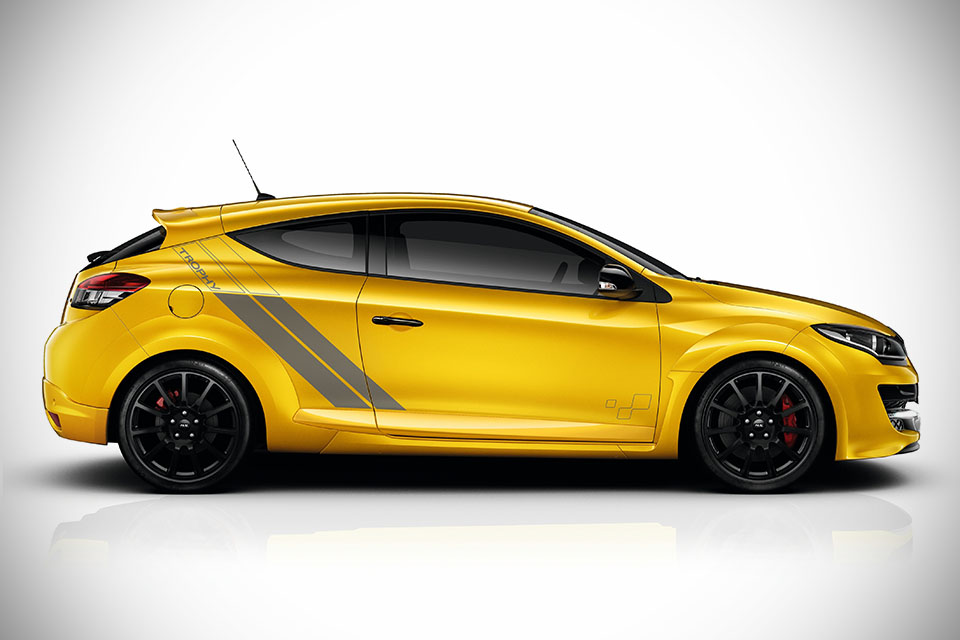 Renault Megane R.S. 275 Trophy Packs 272hp into a Cup Chassis ...
