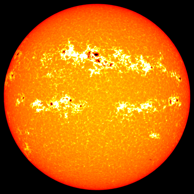 How Big is the Sun? 1.3 Million Earths Visualised - Space Facts