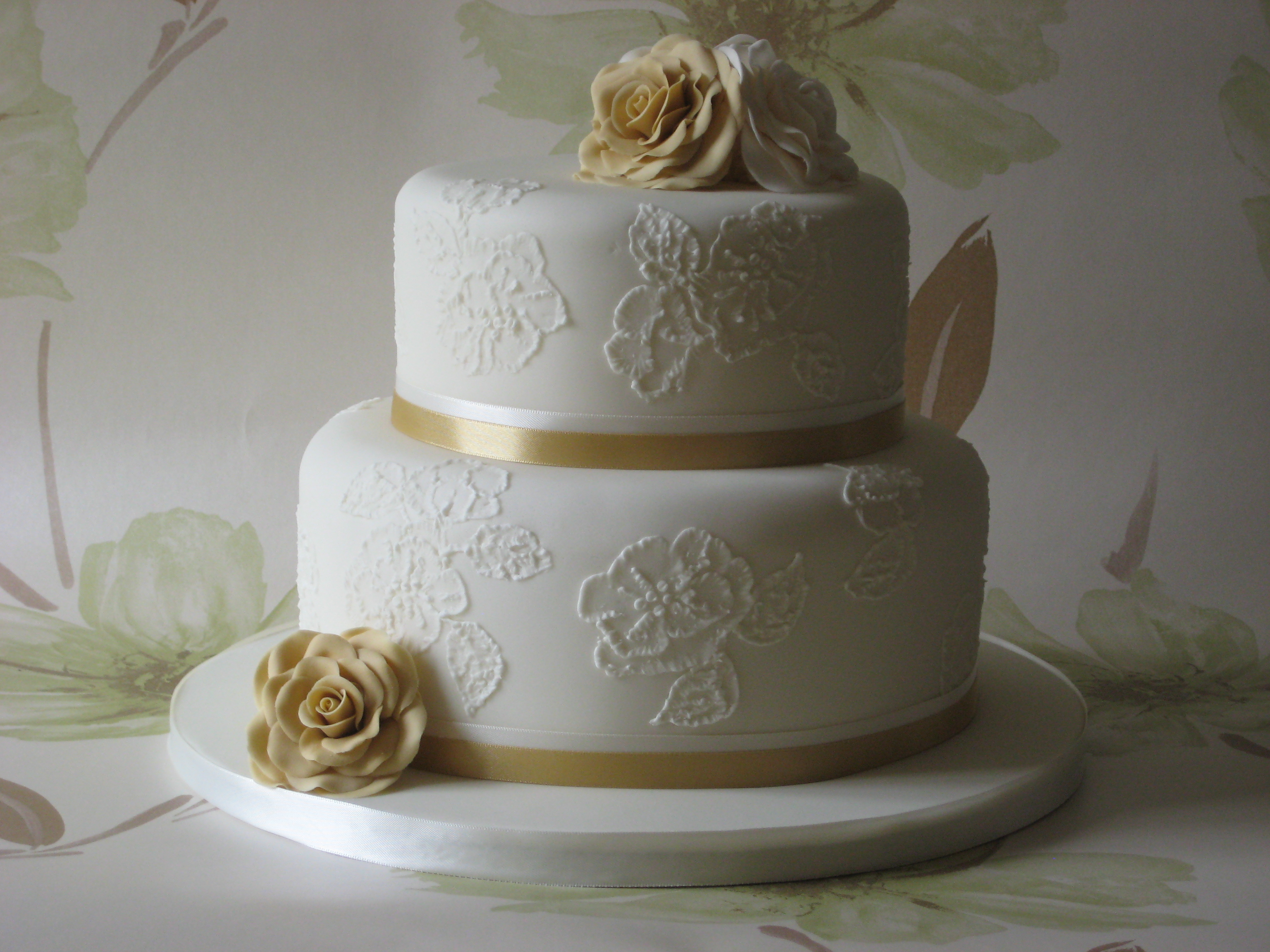wedding cake – Naturally Moi