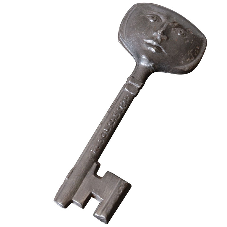 Rare Vintage Skeleton Key with Faces | LA MAISONETTE