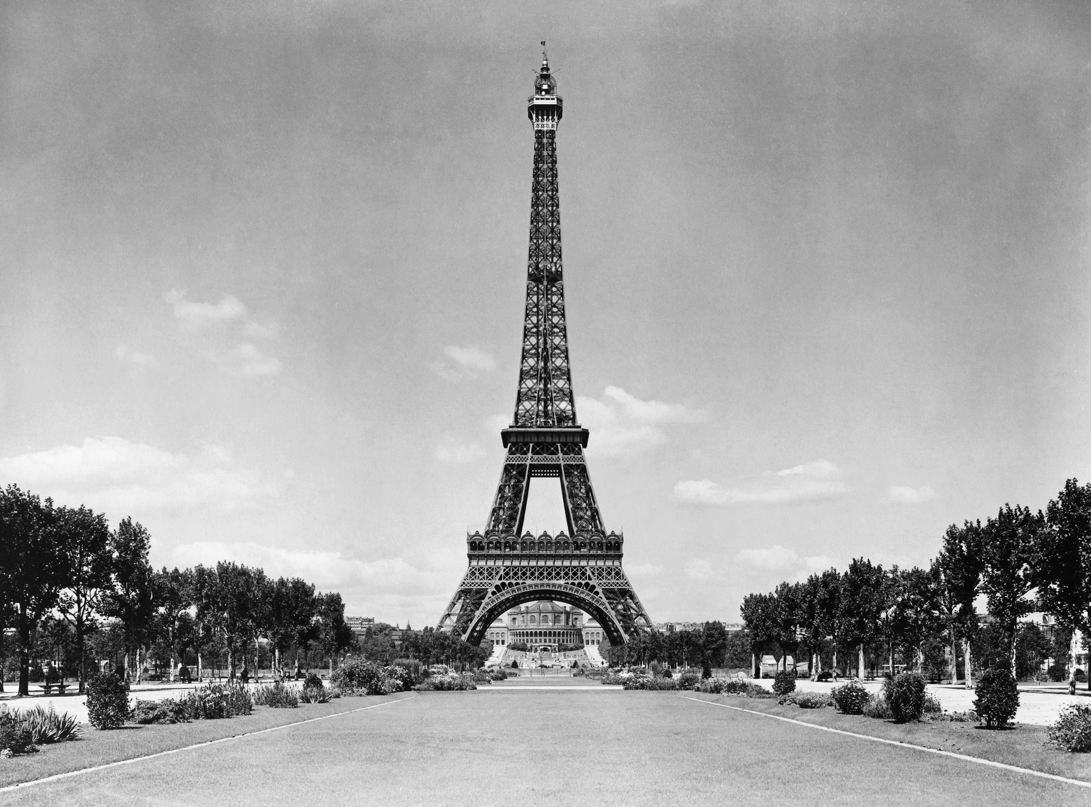 The Eiffel Tower: France | Building the World