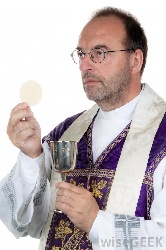 How does Someone Become a Catholic Priest? (with pictures)