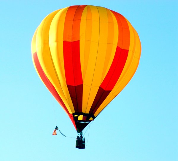 Bright Hot Air baloon by sccrfreak on DeviantArt