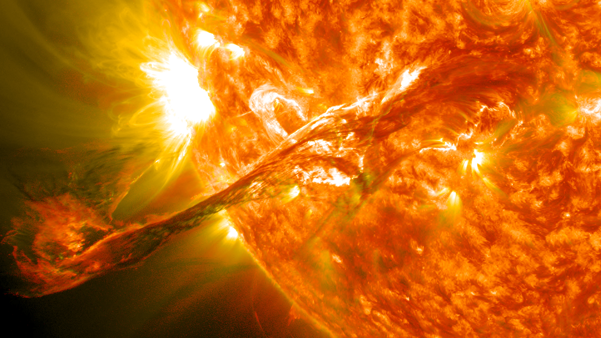 File:Magnificent CME Erupts on the Sun - August 31.jpg - Wikipedia ...