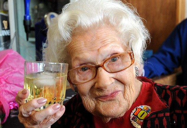 100-year-old Dorothy Howe says whiskey and cigarettes responsible ...