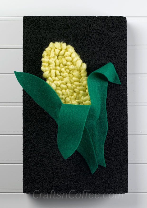A Kwanzaa craft for kids: How to DIY an ear of corn from felt ...