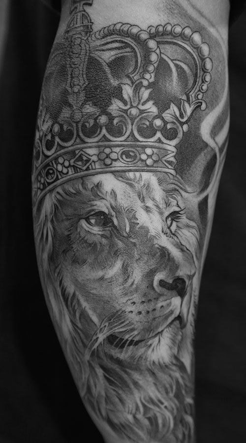 Lion King black and white tattoo from Lowrider tattoo studio ...
