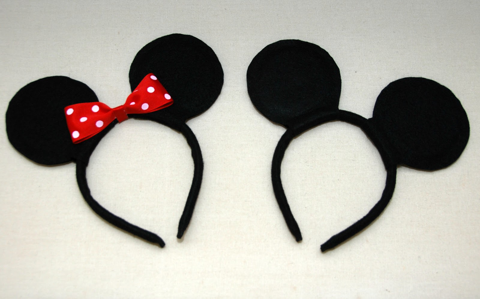 One Creative Housewife: DIY Mickey & Minnie Mouse Ears