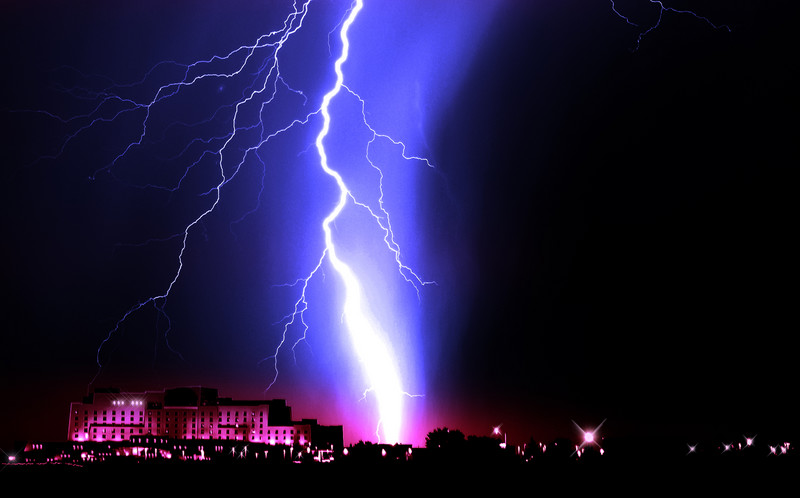 Masive Lightning Strike by Nu66ie (Photo) | Weather Underground