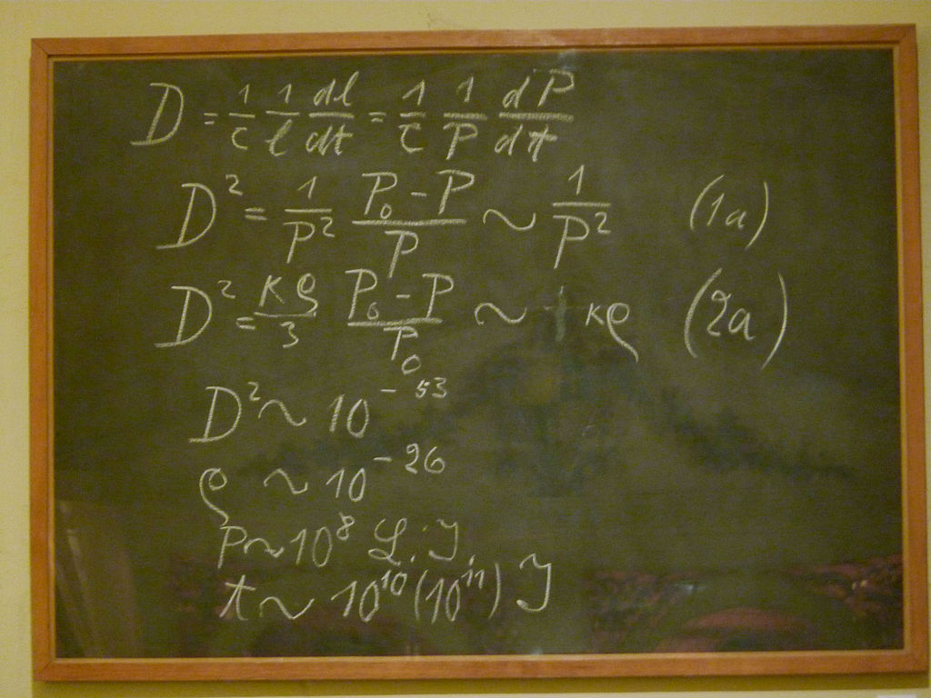 File:Einstein blackboard.jpg - Wikimedia Commons