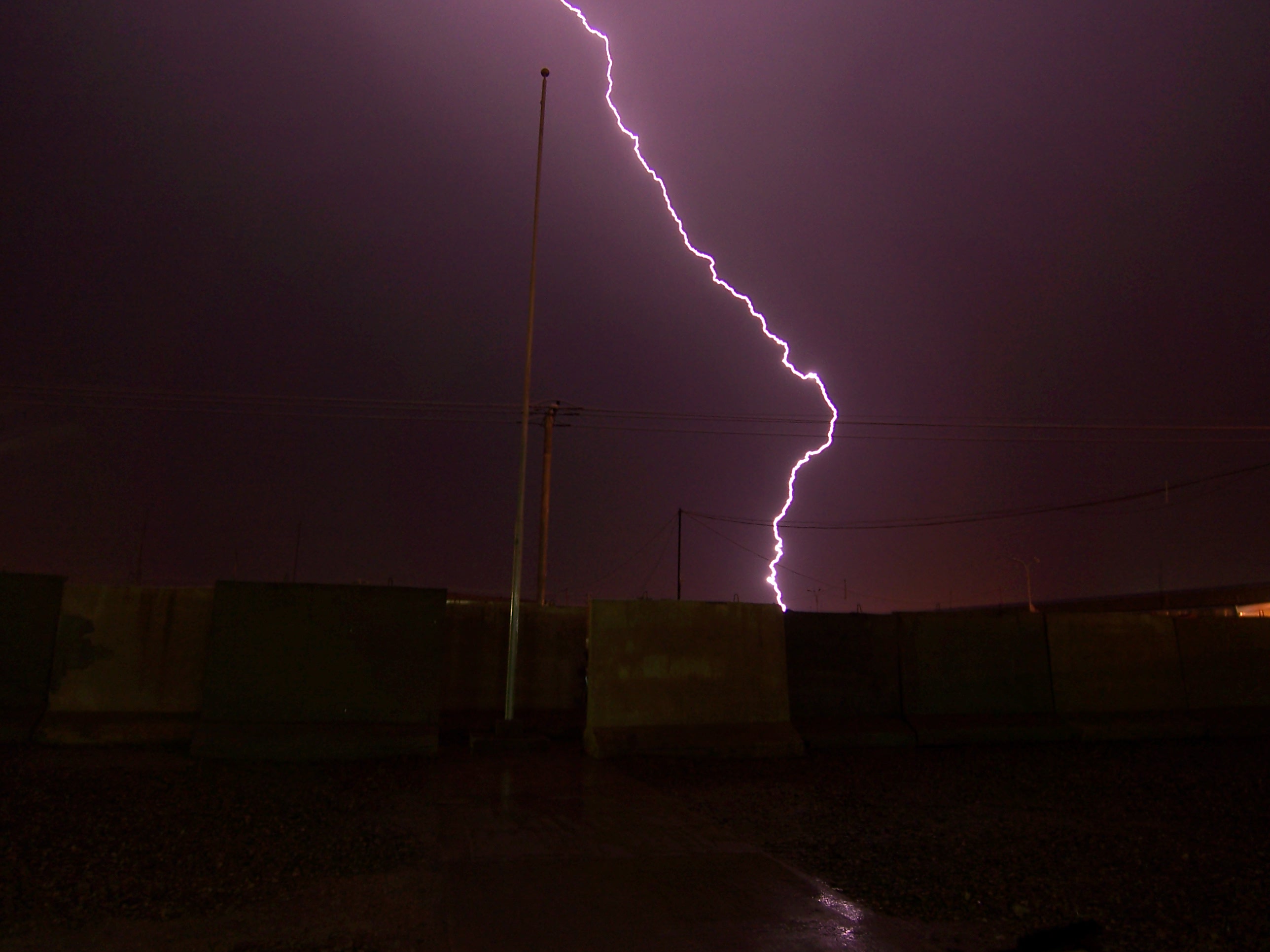 File:Iraq Lightning Strike.JPG - Wikimedia Commons