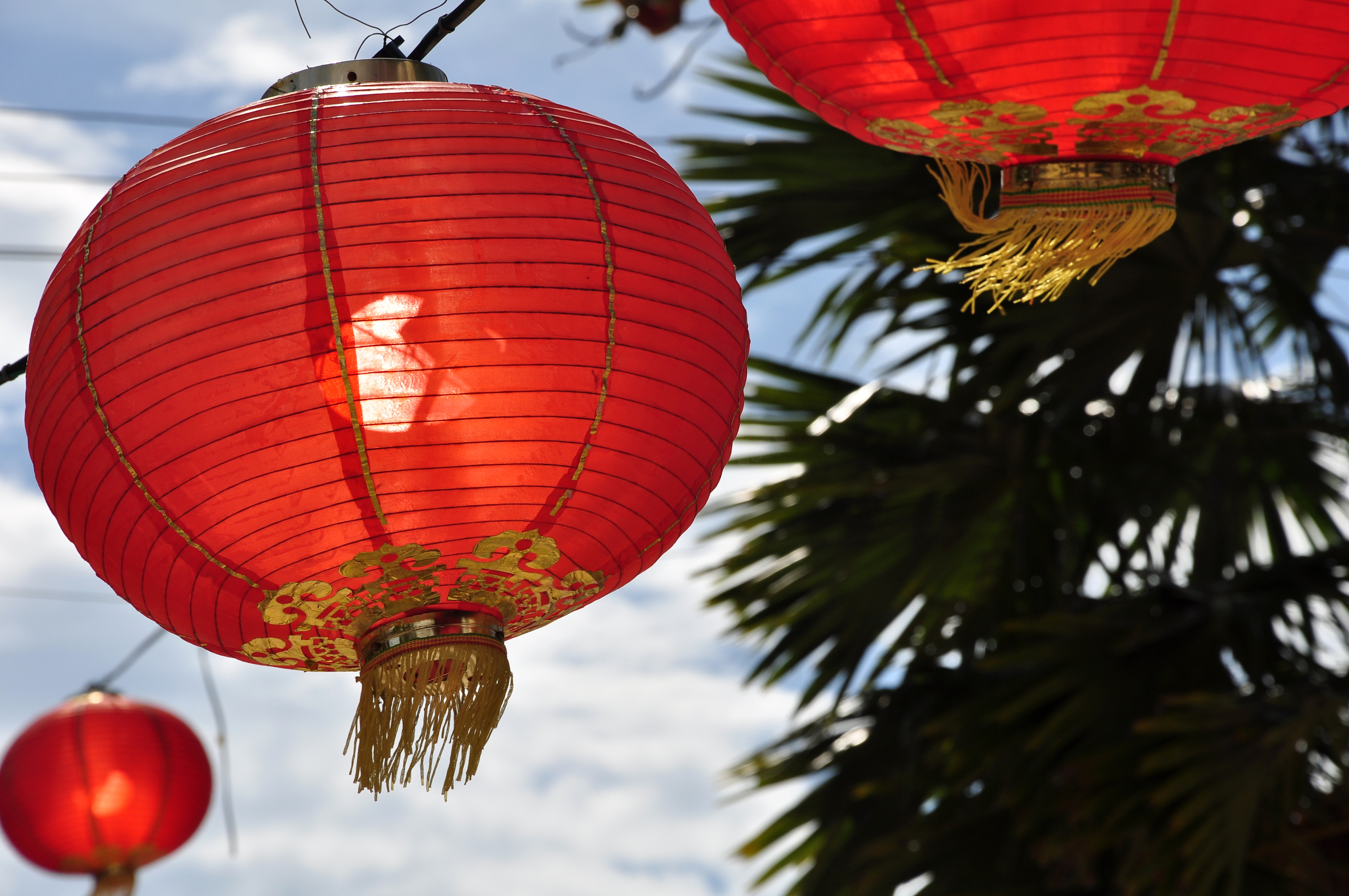 File:Red Lanterns for Chinese New Year KK 3.jpg - Wikimedia Commons