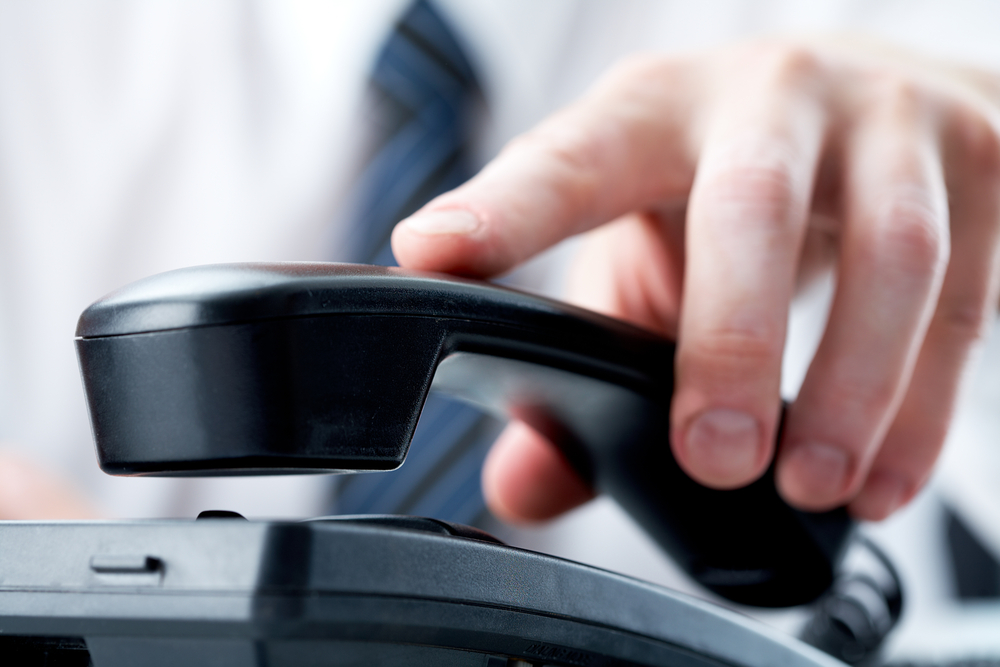 Professional Telephone Etiquette: 10 Tips For Answering Calls ...
