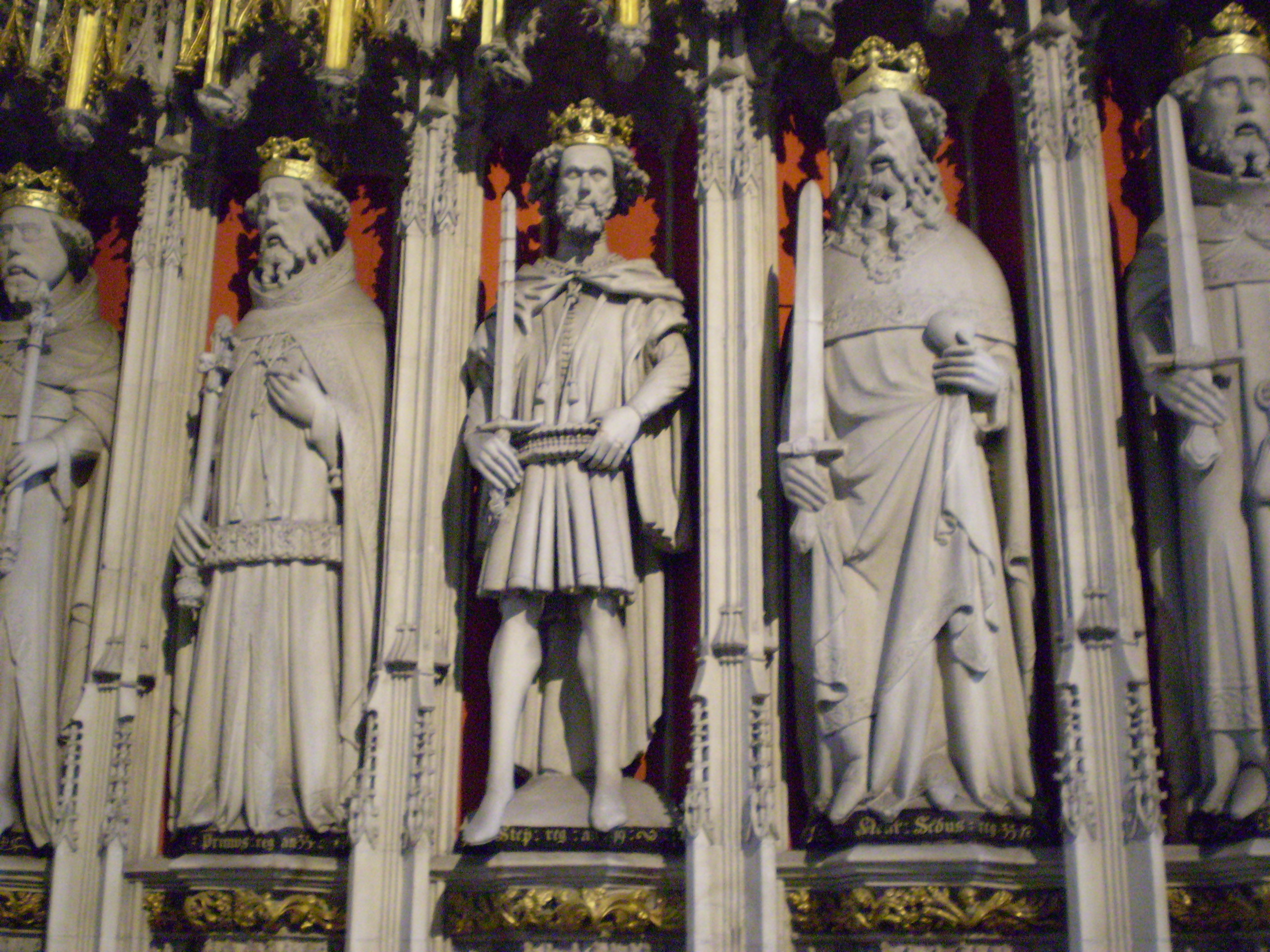 File:Statues of the Kings of England, York.jpg - Wikimedia Commons