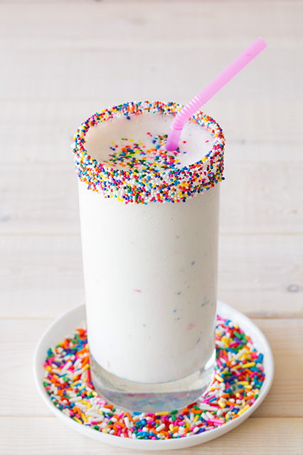 Cake Batter Milkshakes {3 Ingredient Recipe} - Cooking Classy