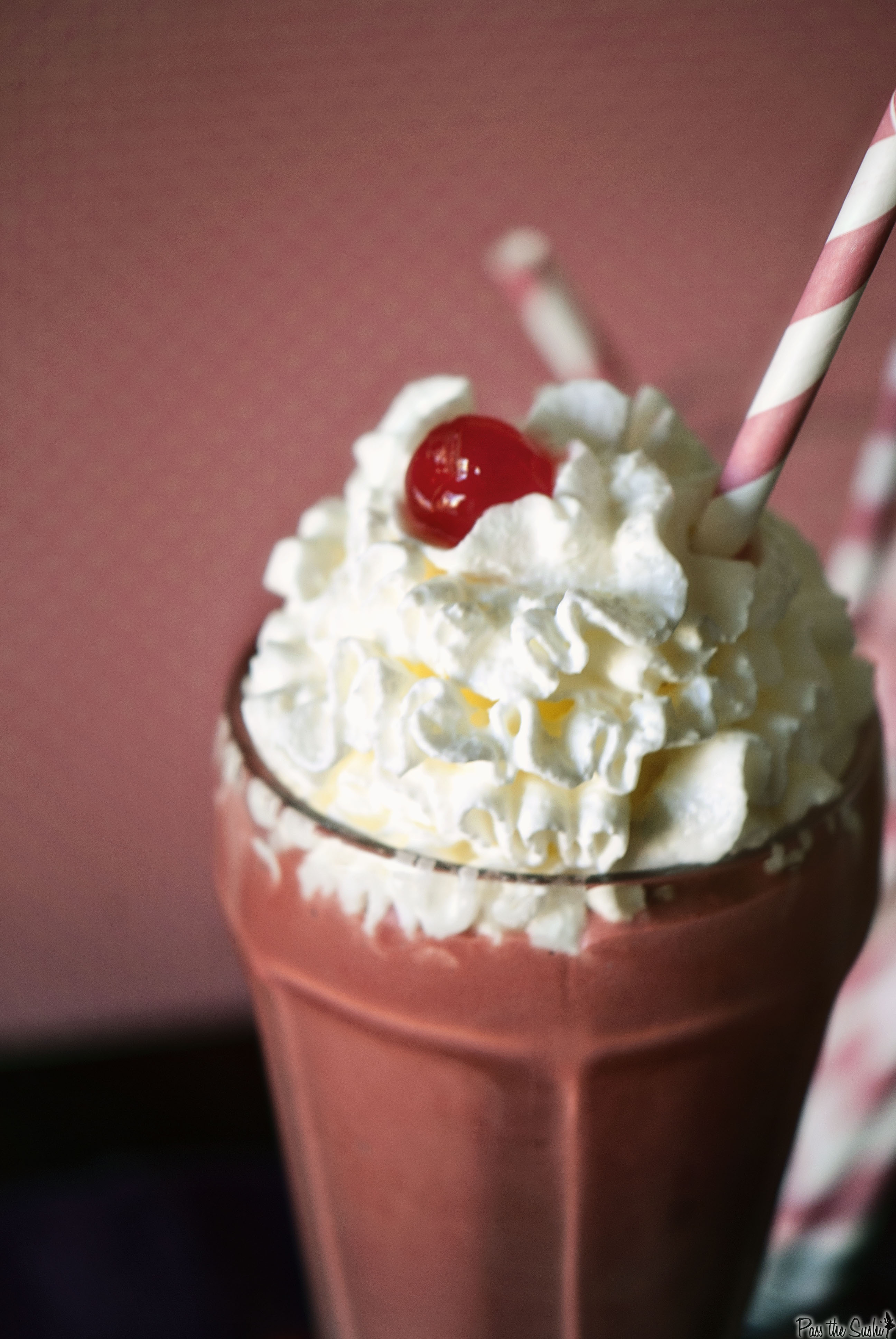 Red_velvet_milkshake_0012.jpg