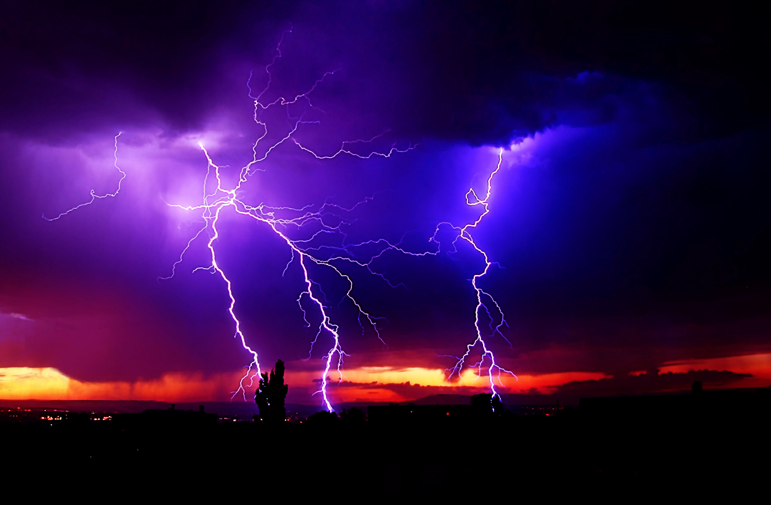 Impressive Lightning Storms for your Desktop Wallpaper | Thomas ...
