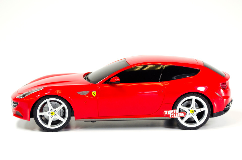 1817 Ferrari FF RC Rechargeable Car 1:18 Scale | ToyCube