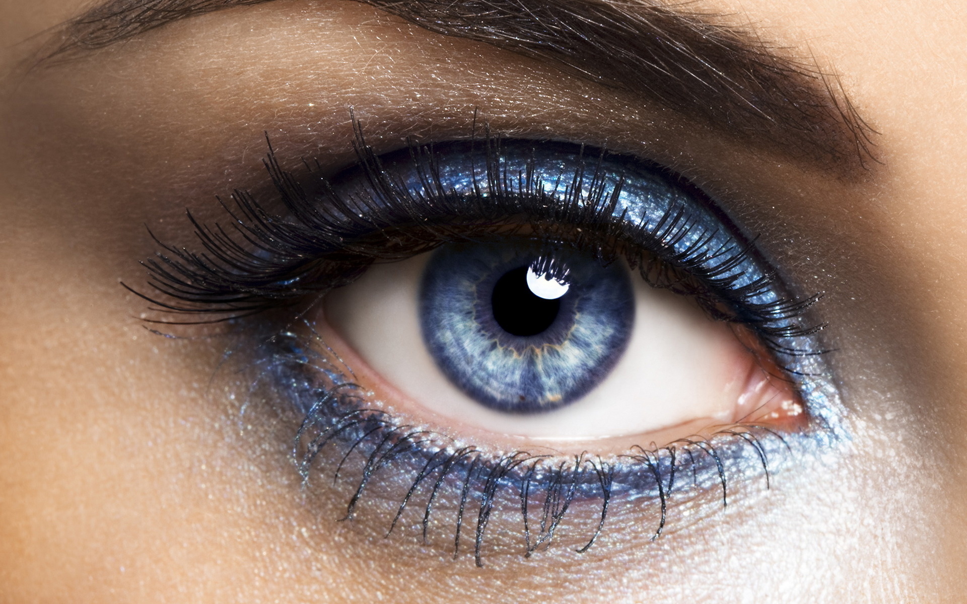 The Eyes Have It | Dan and Pris Gollan