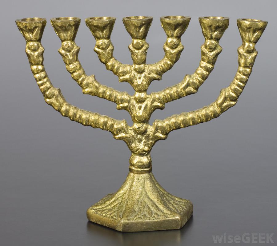 What is a Menorah? (with pictures)