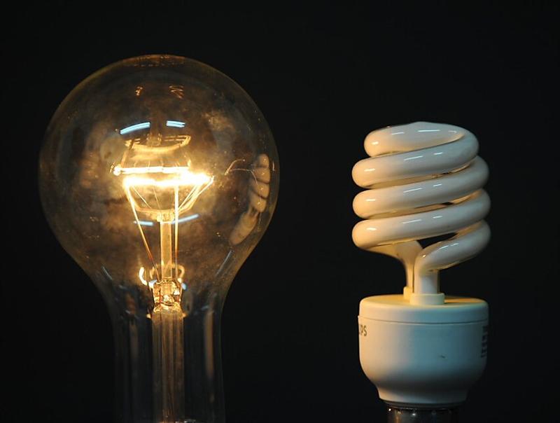 The great light bulb and toilet controversy | Juliet Schor