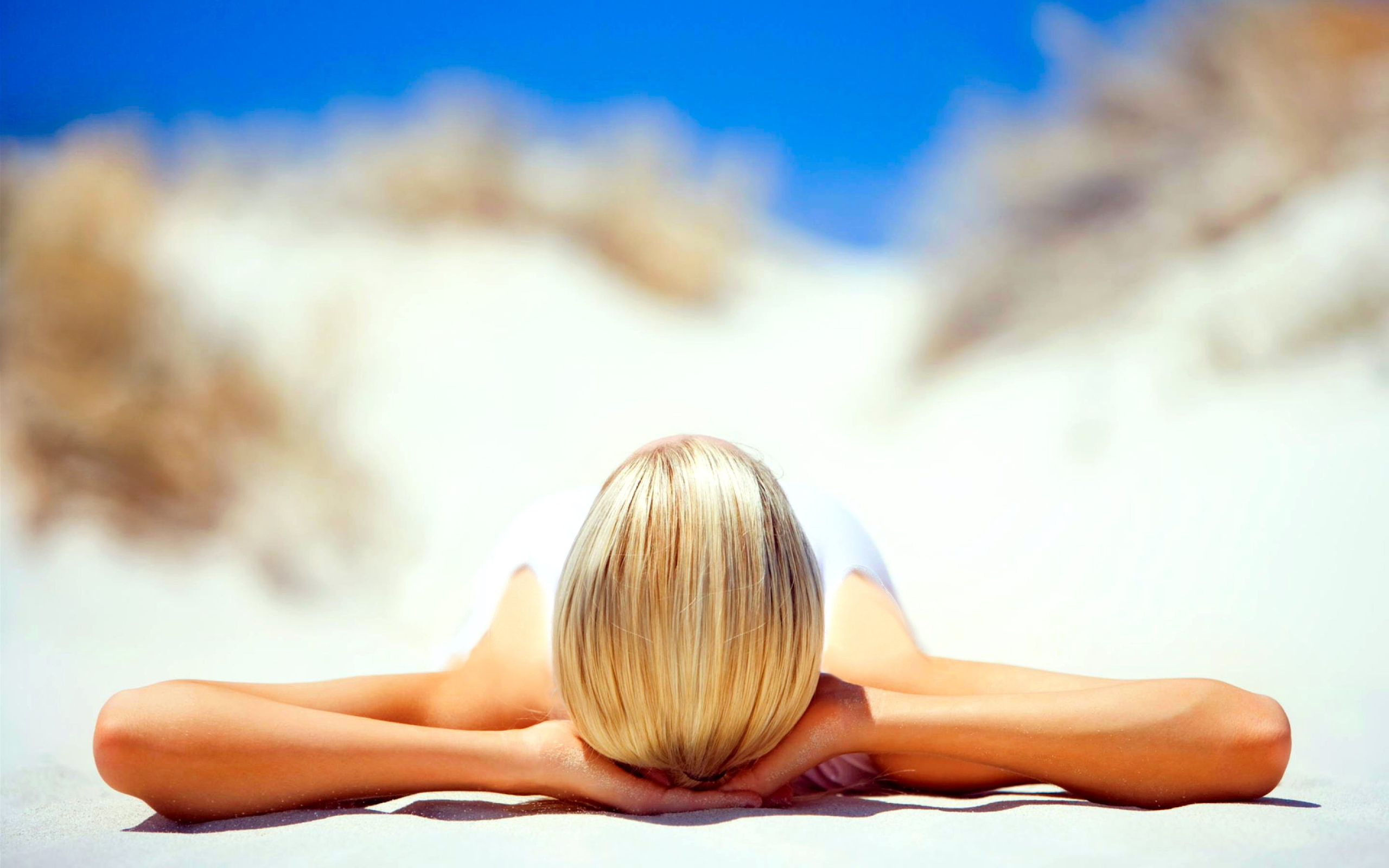 Beach Sunbathing Wallpapers | Pictures