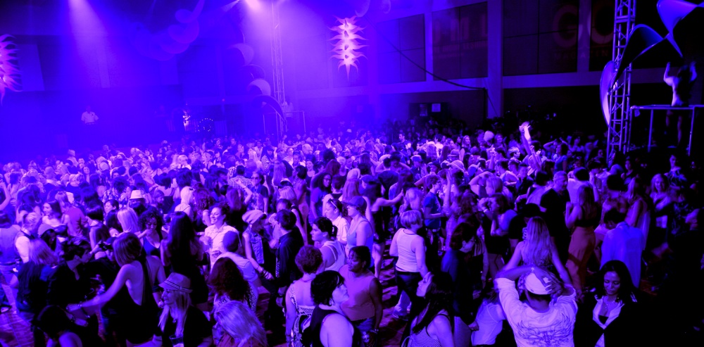 What To Expect From A Party Bus Rental | Bergen Limo