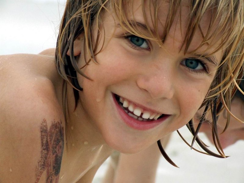 File:Smiling face.jpg - Wikimedia Commons