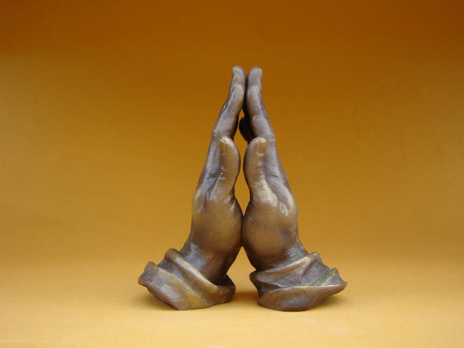 Mouseion Praying hands - DECOVISTA - Toms Drag & Art Gallery ...