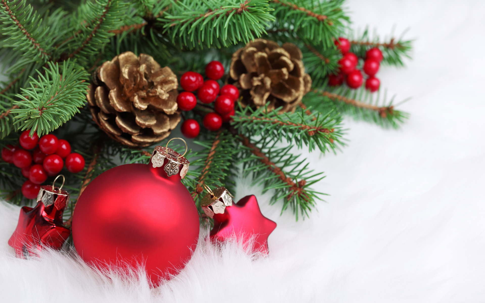 Red Christmas decorations - Christmas Wallpaper (22228018) - Fanpop