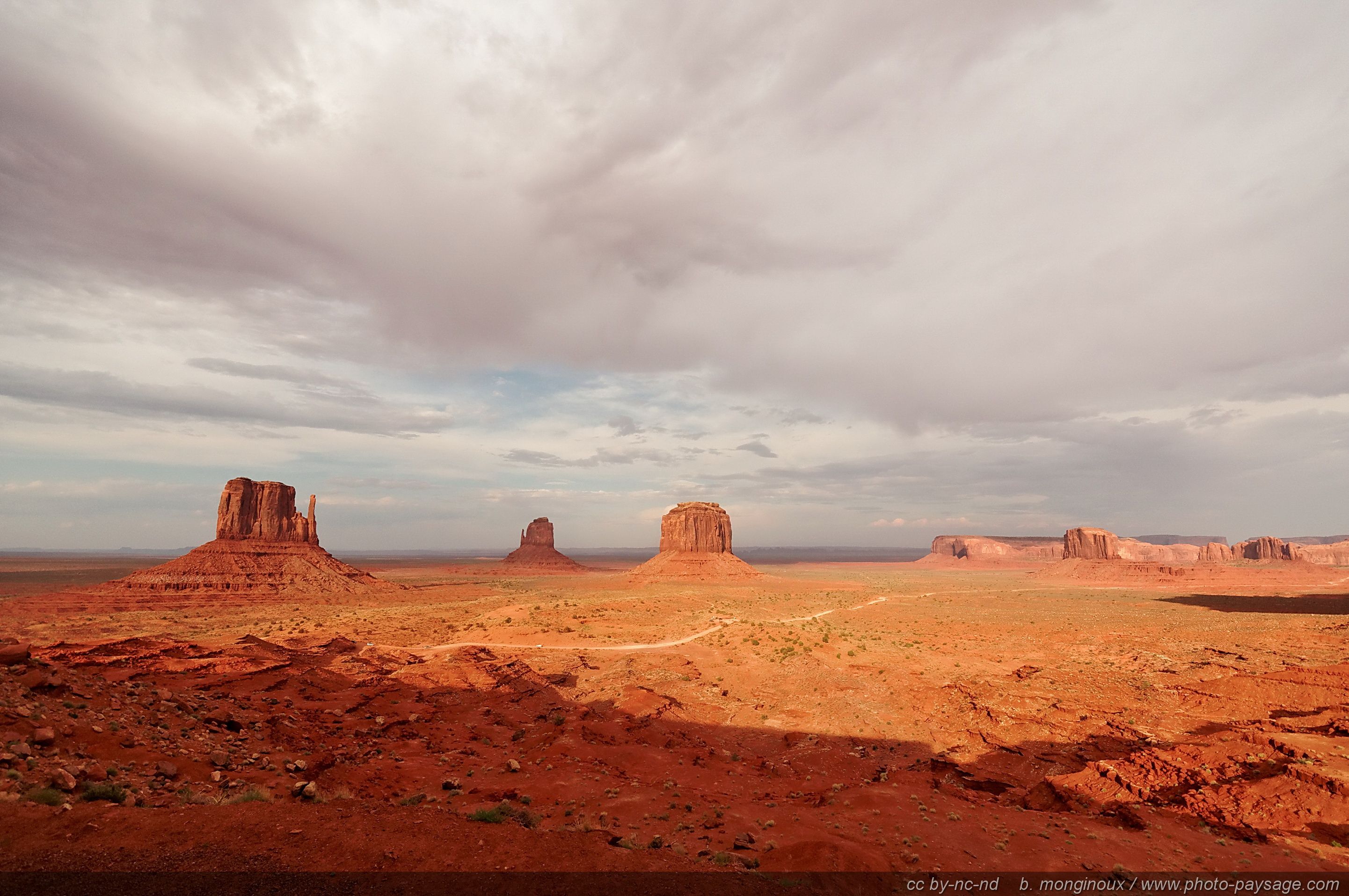 Monument Valley (Utah & Arizona) - Western Landscape - Landscape ...