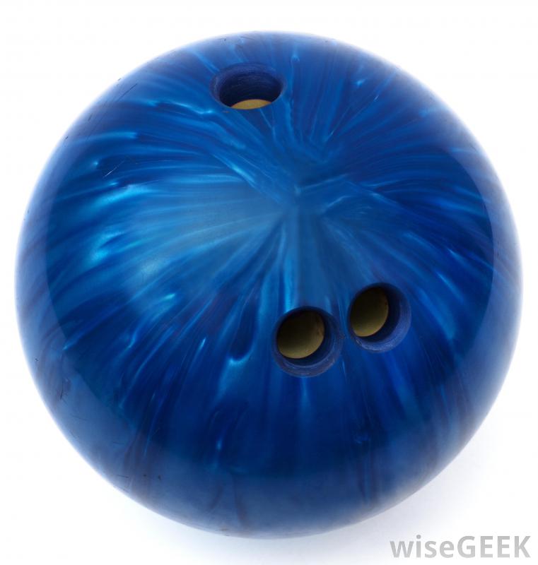 What are the Different Types of Bowling Balls? (with pictures)