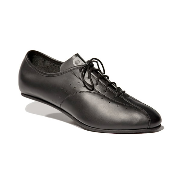 Bike Shoes / Mens / Fixed by Quoc Pham || Mission Workshop