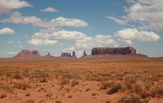 classic Western skylines - Picture of Monument Valley Navajo ...