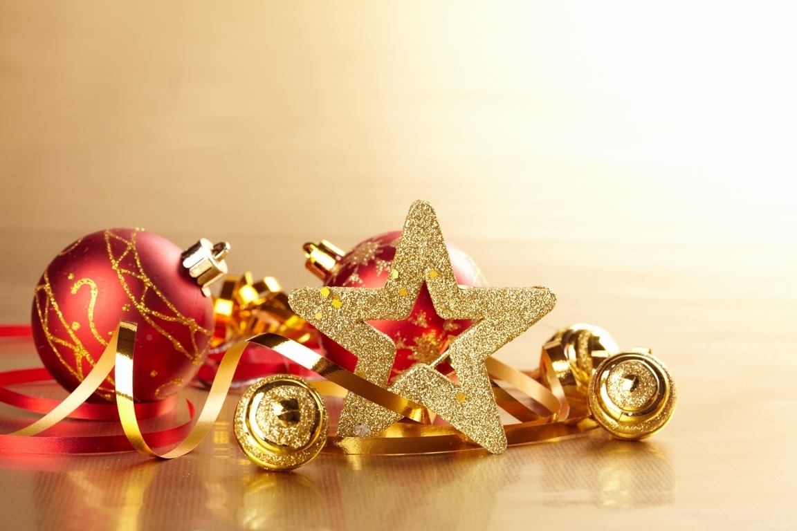 Red Christmas ornaments - Christmas Photo (22228466) - Fanpop