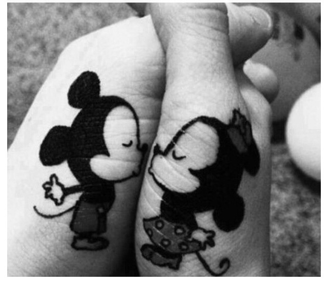 Micky kissing, a cute couple tattoo of mickey animation, cartoon ...