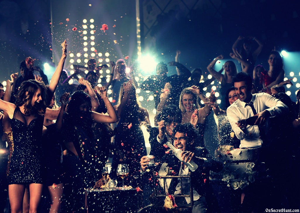 Group of: wallpaper party night - Buscar con Google | We Heart It