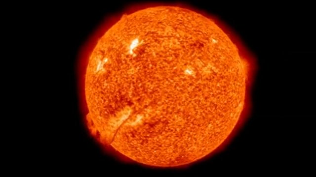 Stereo satellites move either side of Sun - BBC News