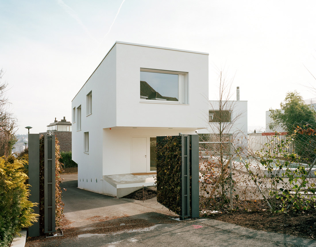 A house for Art by Luca Selva Architects | KARMATRENDZ