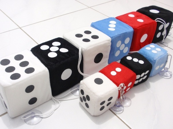 Jual Boneka dadu untuk aksesoris didalam mobil Baru | Aksesoris ...