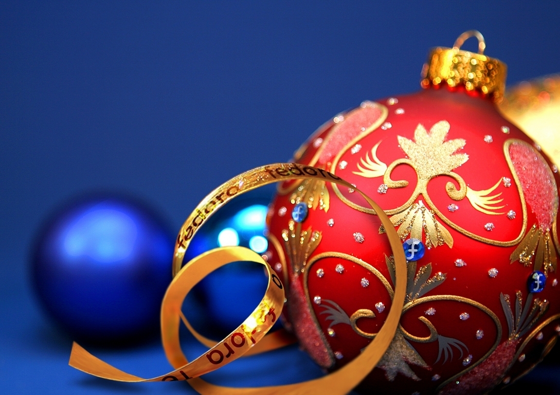 Red Christmas ornaments - Christmas Photo (22228402) - Fanpop