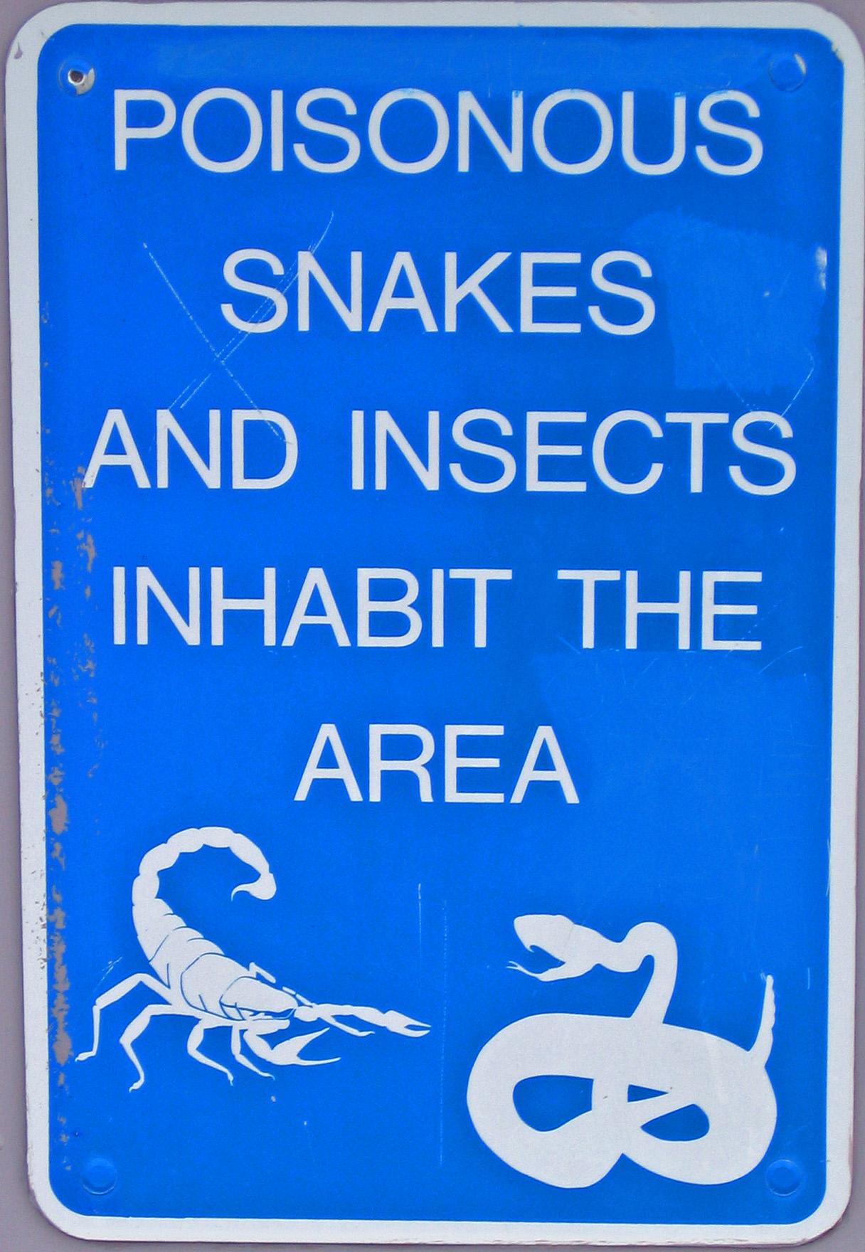 File:Snake warning sign.jpg - Wikimedia Commons