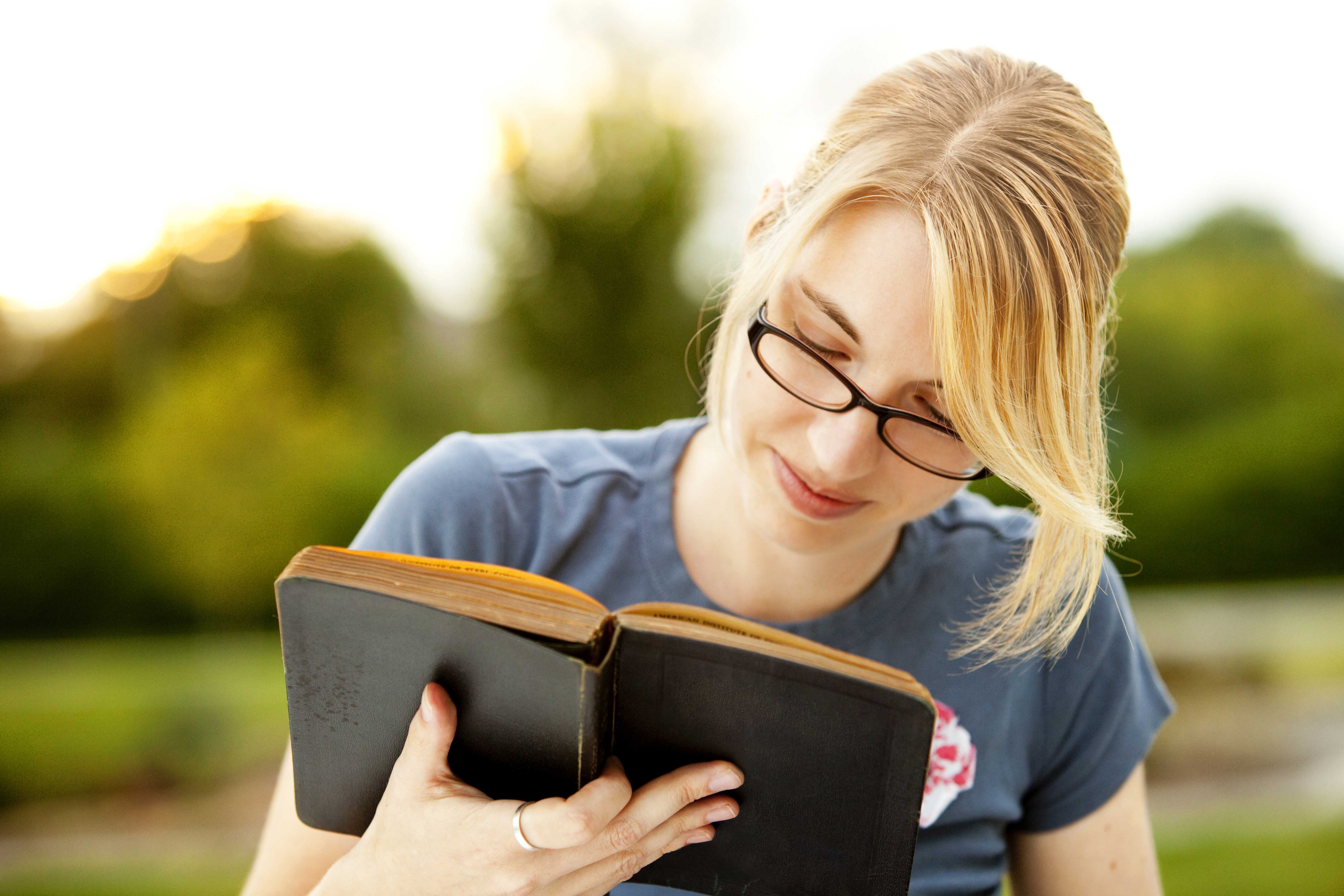 Reading in Recovery | Family & Children's Services