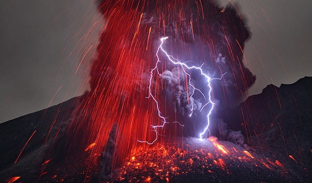 Volcano+erupting+with+ ...